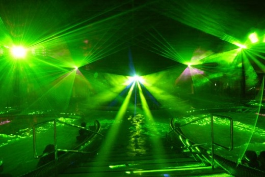 AquaCity_Laser show2.jpg, 97kB